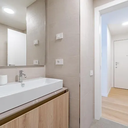 Waterfront Loft By Wonderful Italy